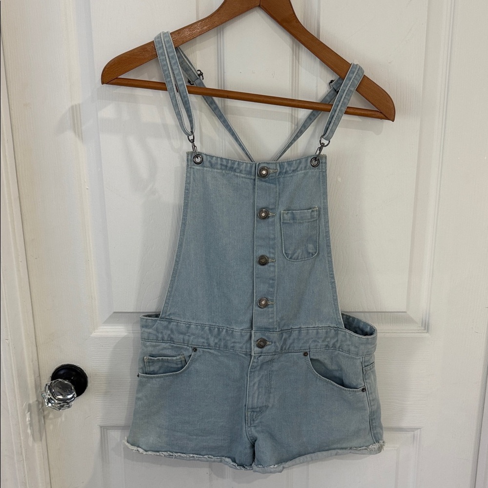 Forever 21 Light Wash Denim Short Overalls